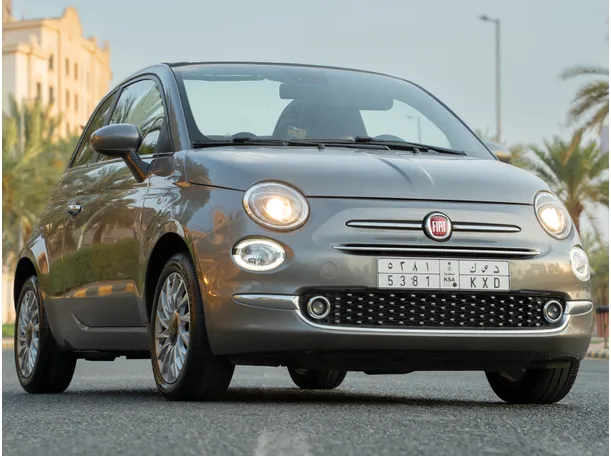 Car image 4