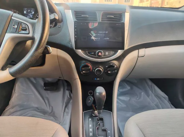 Car image 18
