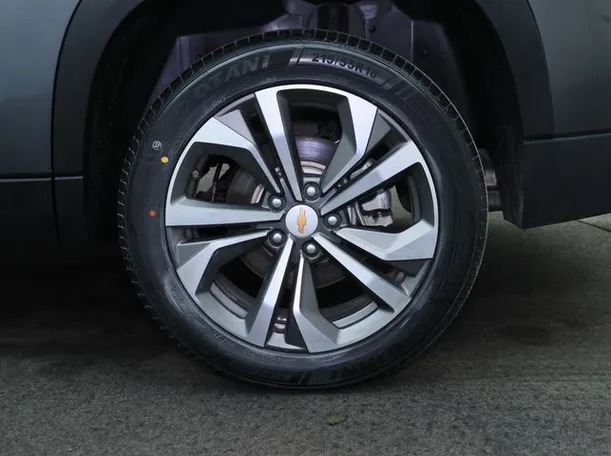 Car image 7
