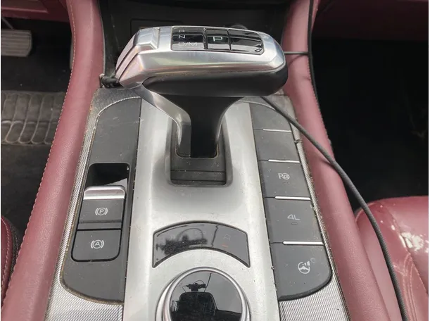 Car image 16