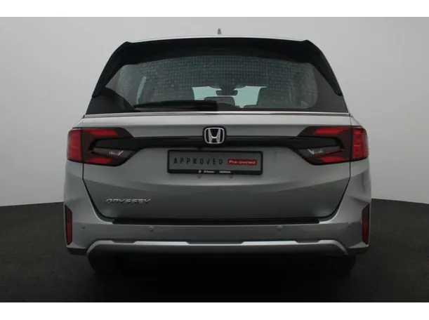 Car image 11