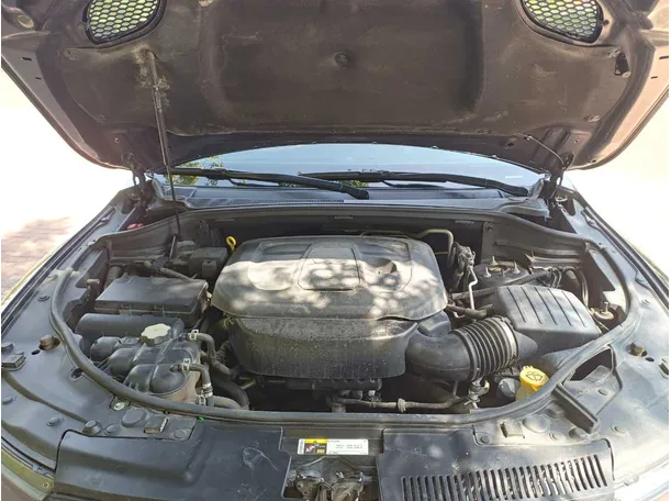 Car image 25