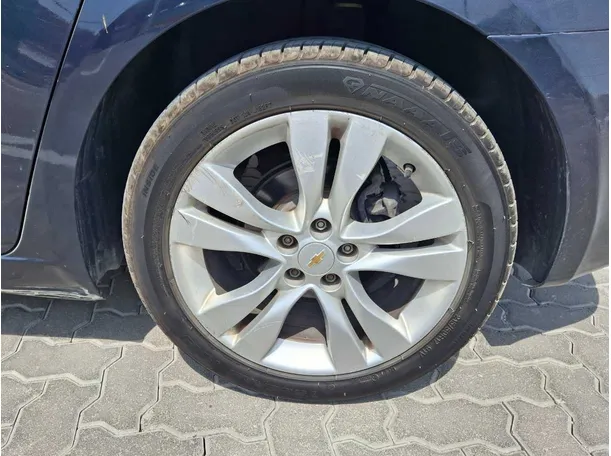 Car image 9