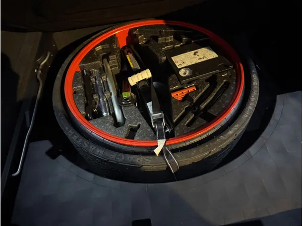Car image 22