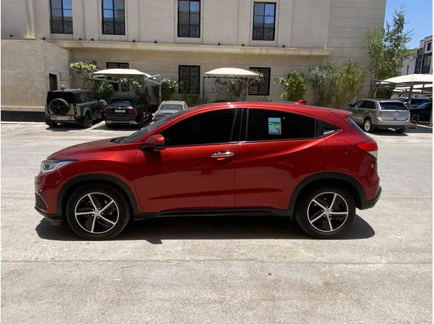 Car image 8