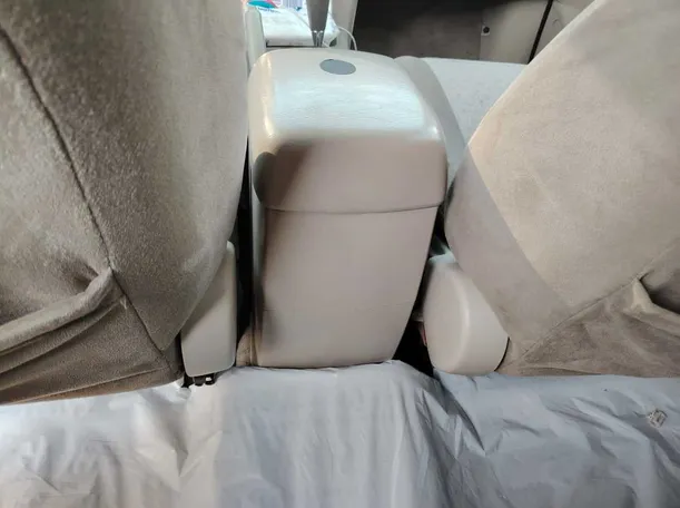 Car image 30