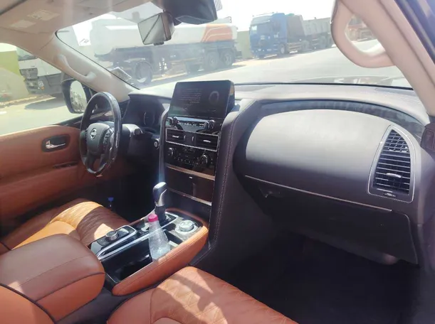 Car image 14
