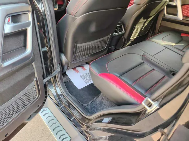 Car image 18