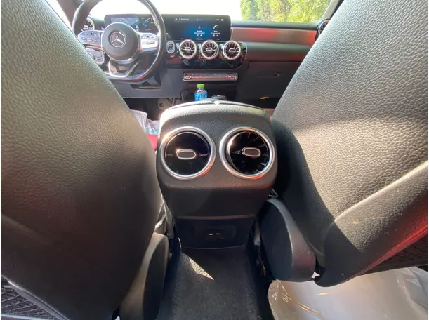 Car image 27