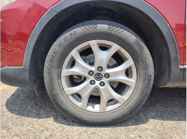 Car image 9