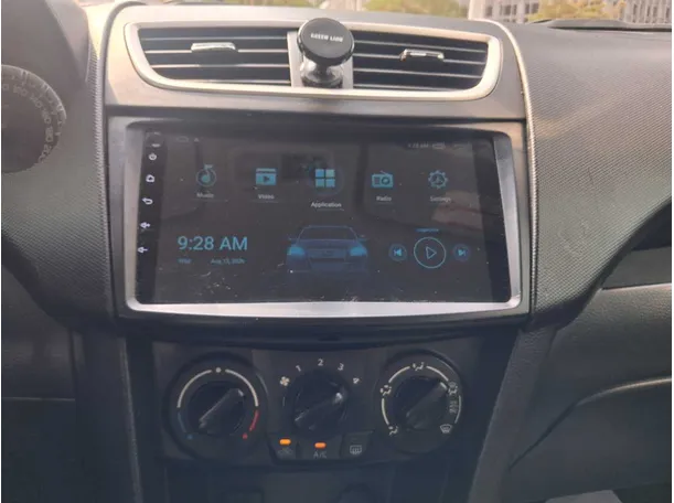 Car image 16