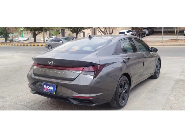 Car image 5