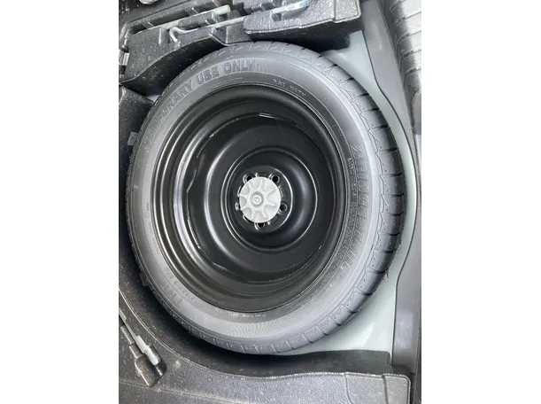 Car image 23