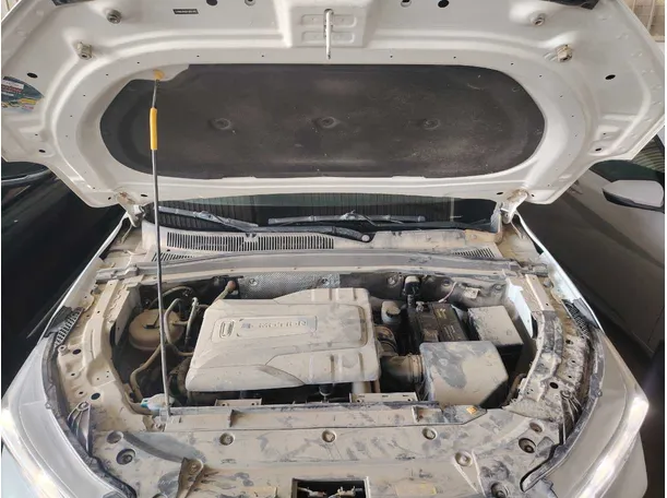 Car image 19