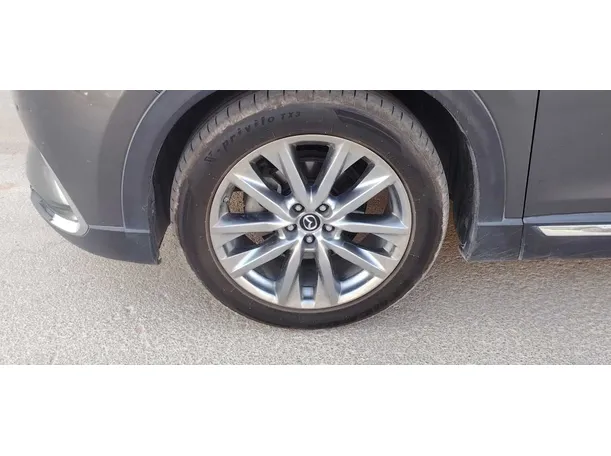 Car image 10