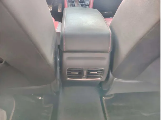 Car image 35