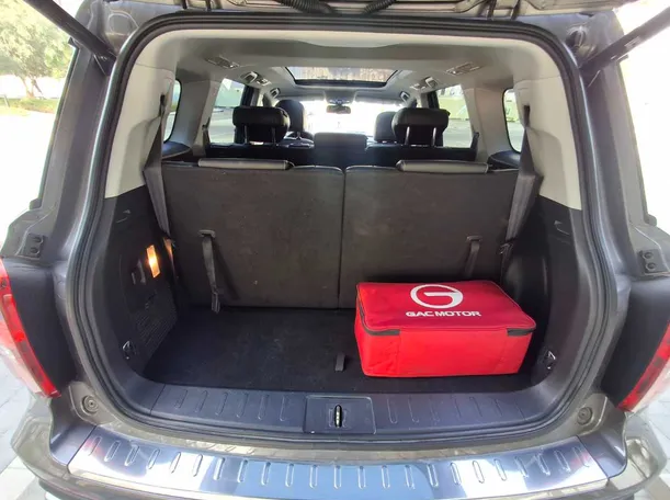 Car image 19