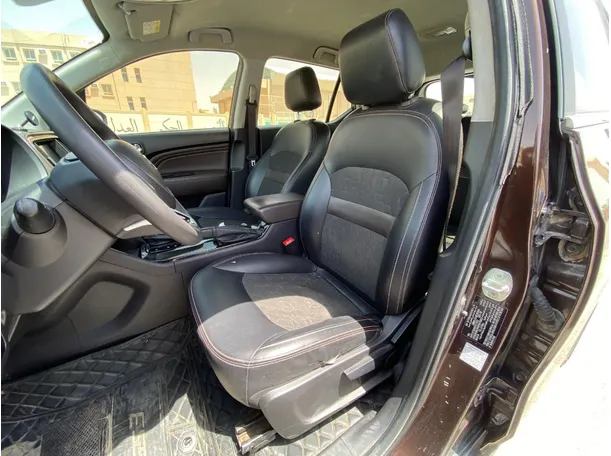Car image 11