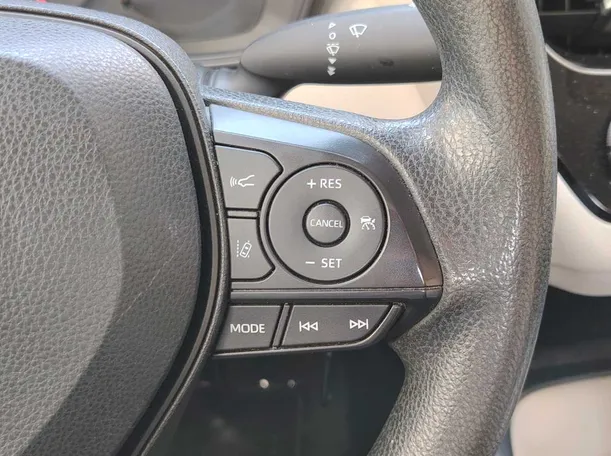 Car image 25