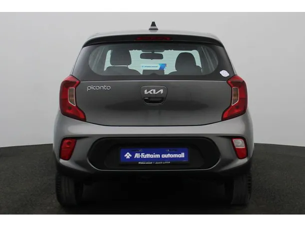 Car image 12