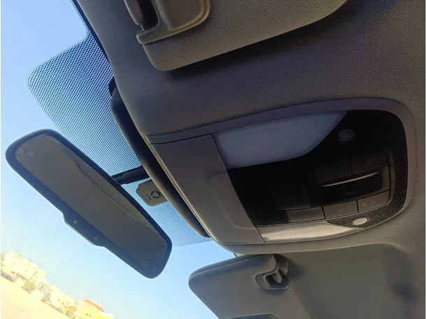 Car image 29