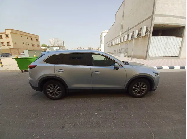 Car image 4