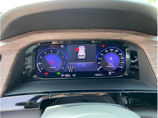 Car image 18