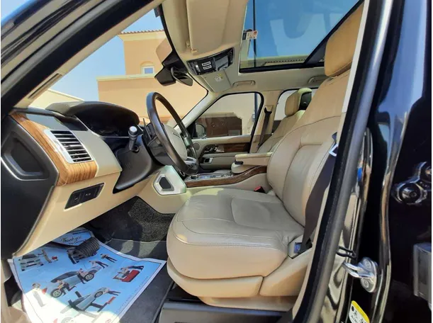 Car image 12