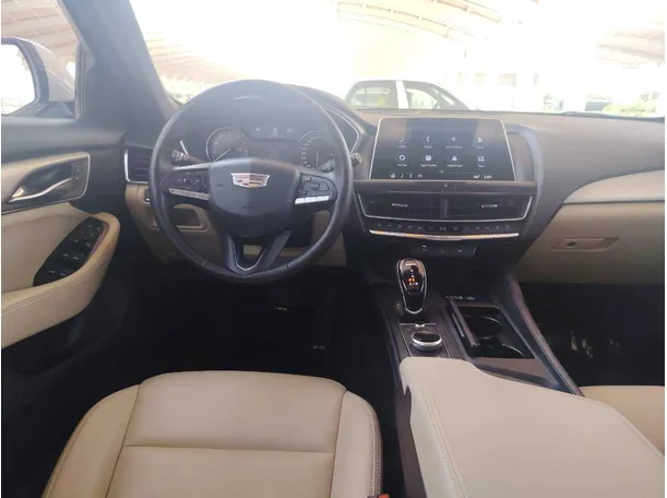 Car image 19