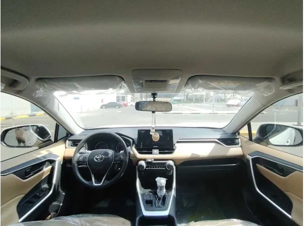 Car image 17