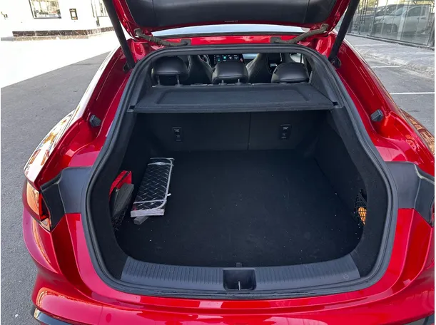 Car image 26