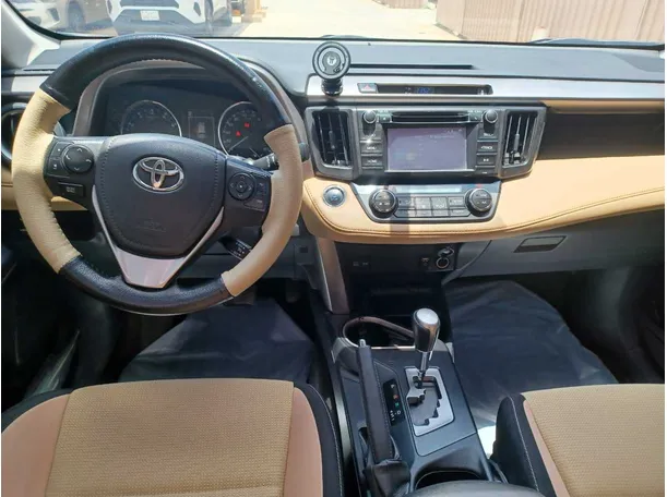 Car image 16