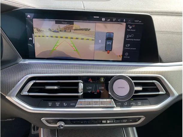Car image 18