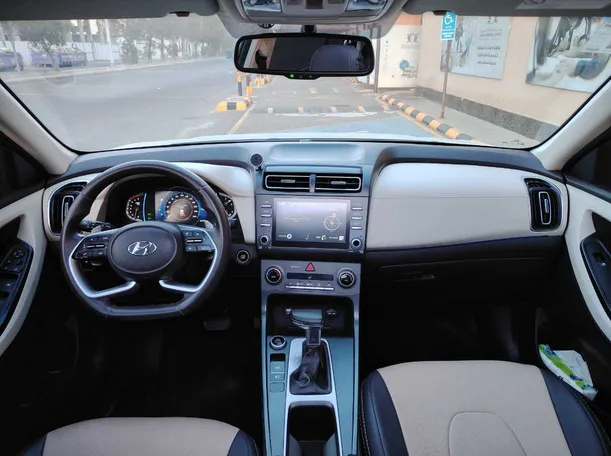 Car image 19