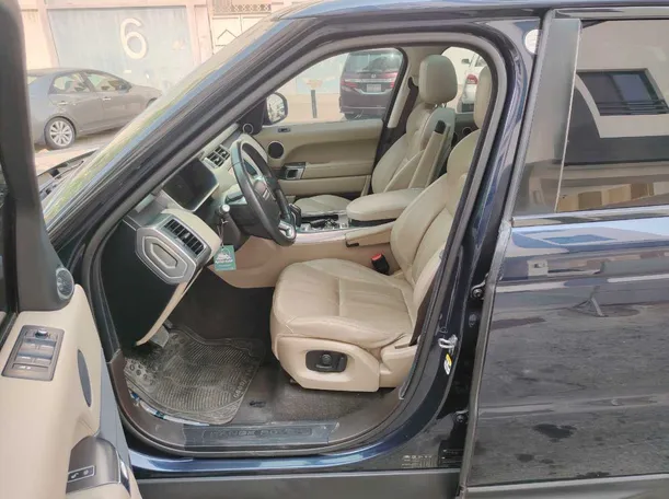 Car image 13