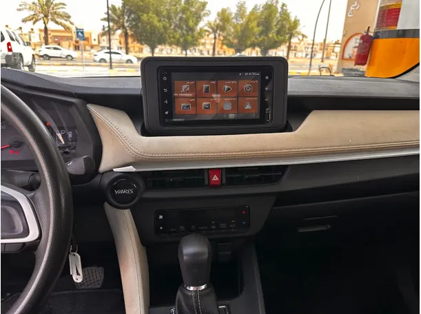 Car image 18