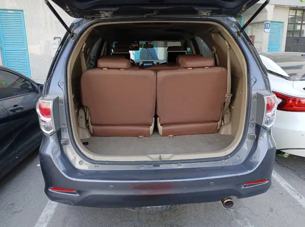 Car image 20