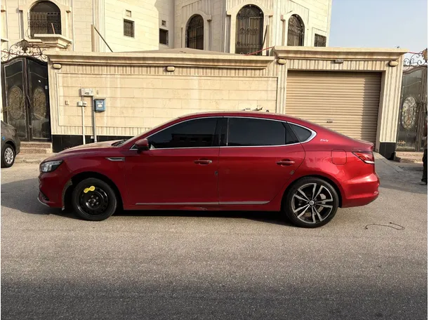 Car image 8