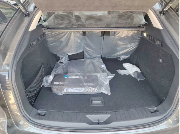 Car image 32