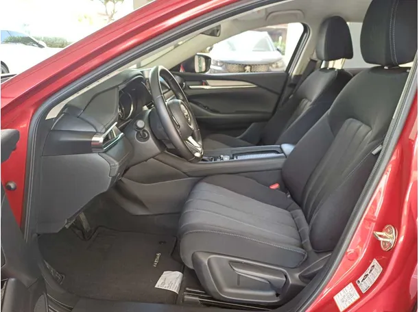 Car image 12