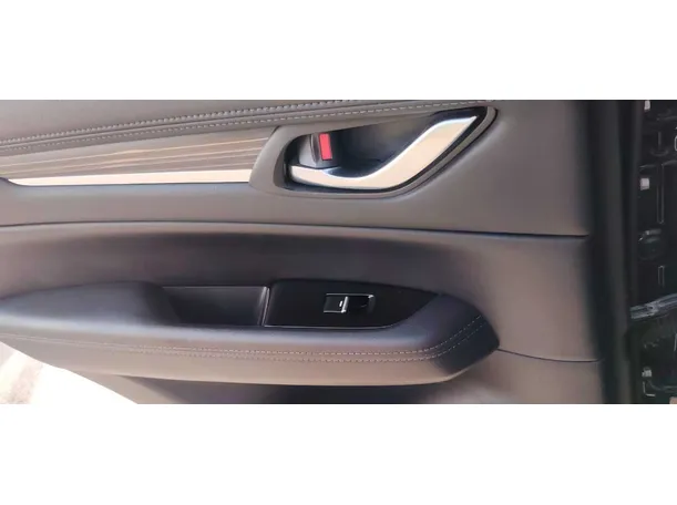 Car image 28