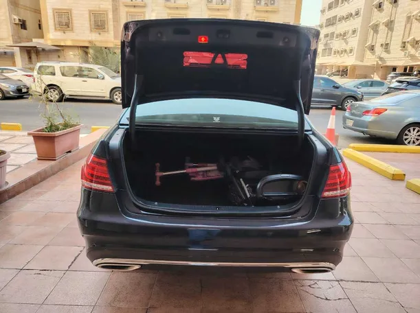 Car image 30