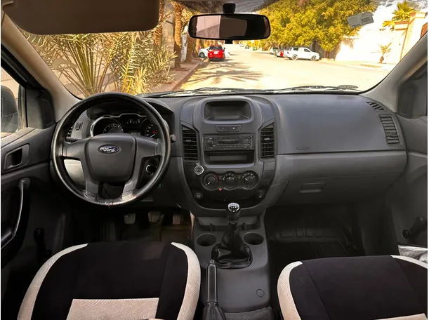 Car image 16