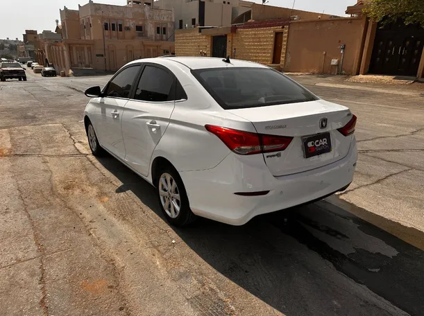 Car image 7
