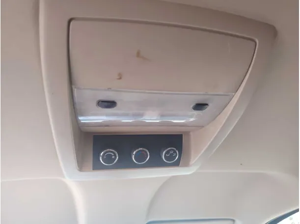 Car image 27