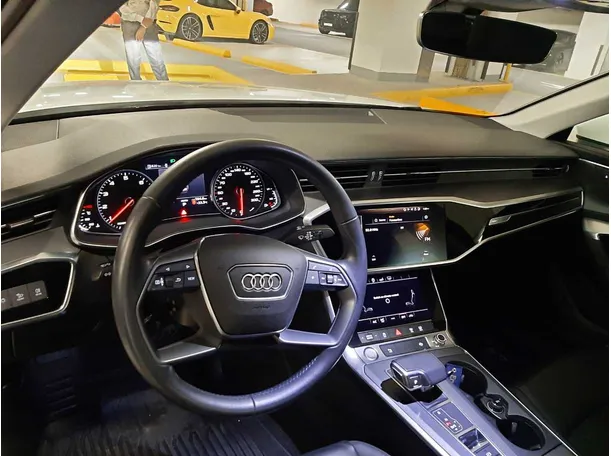 Car image 11