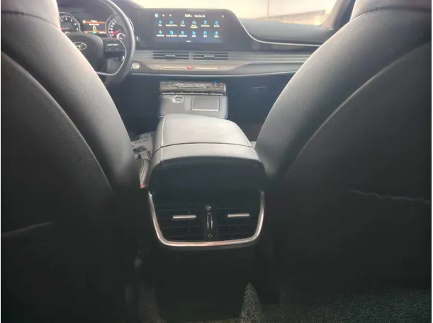 Car image 30