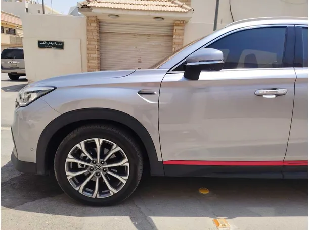 Car image 9