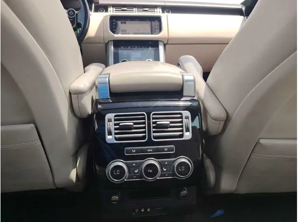 Car image 30