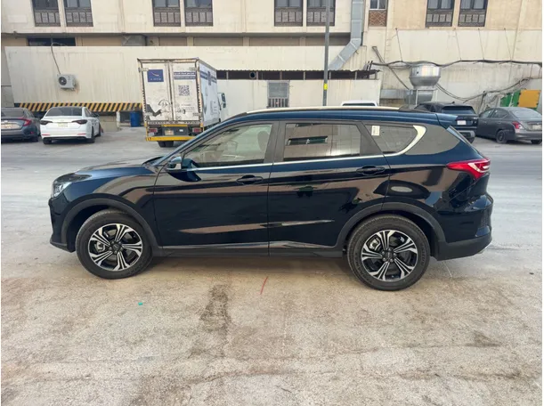 Car image 8